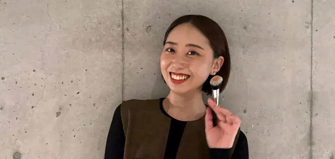 サロンで微笑むMiyuさん